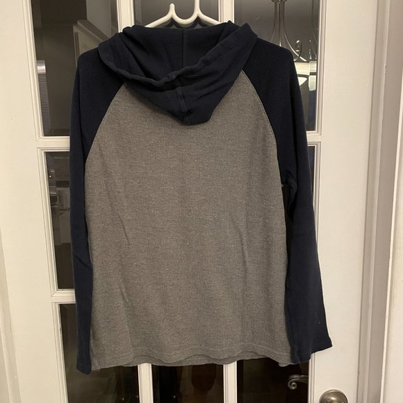 GAP waffle knit two-toned hoodie for men with front pocket - Picture 2 of 3